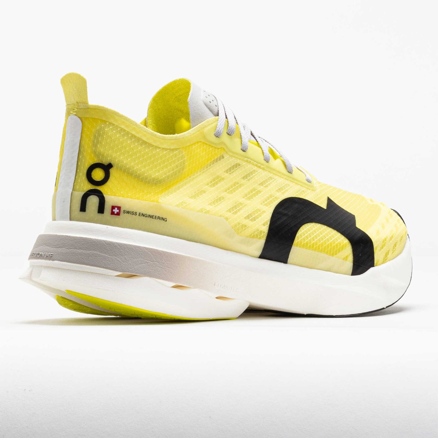 On Cloudboom Strike Women's Limelight/Wolf